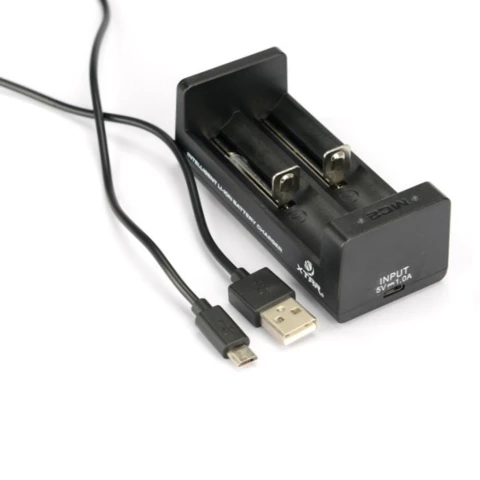 Xtar MC2 USB-minilaturi kahdelle litiumioniakulle