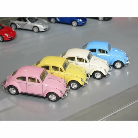 Volkswagen 1967 Kupla 1:32, eri värejä