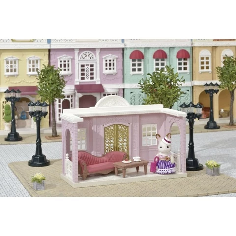 Sylvanian Families Town ateljee ja suklaapupunen Stella