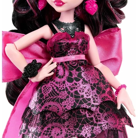 Monster High Monster Ball nukke ja suklaaputous