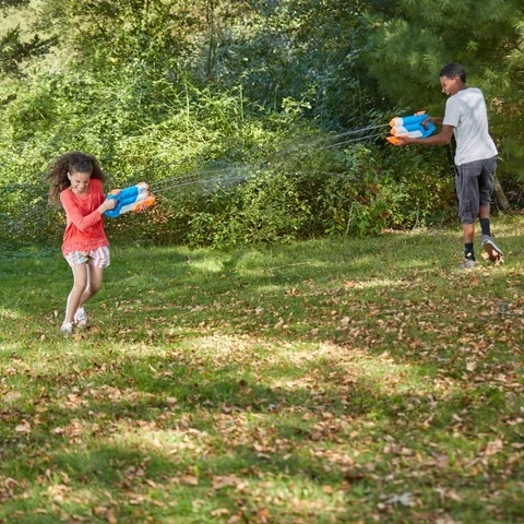 Nerf Super Soaker 2 water gun