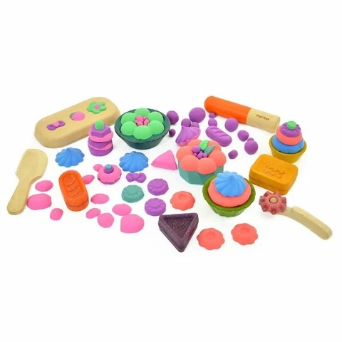  Wooden baking playset Plan Toys