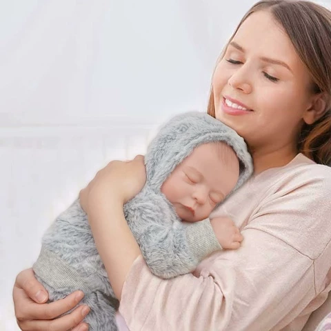 Reborn nukke pestävä Aaron poika 
