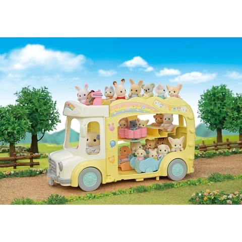 Sylvanian Families kolmoiskerrosbussi leikkipuistolla