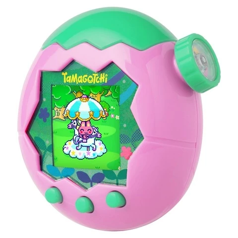 Kuva 2 (laite ja lisävarusteet): Tamagotchi erikoislinssillä, mikroskoopilla ja kaukoputkella – opettava virtuaalinen lelu